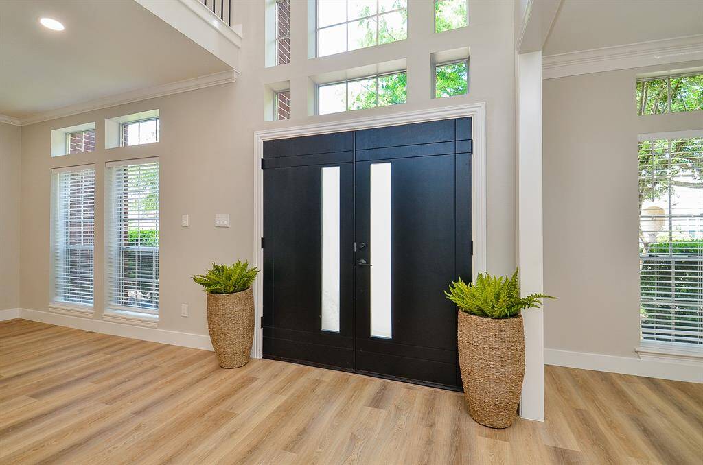 Incredible entry with soaring ceilings