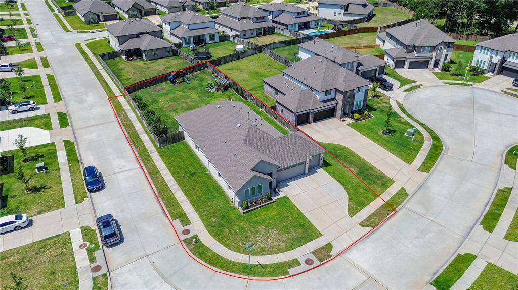 Walking distance to neighborhood pool