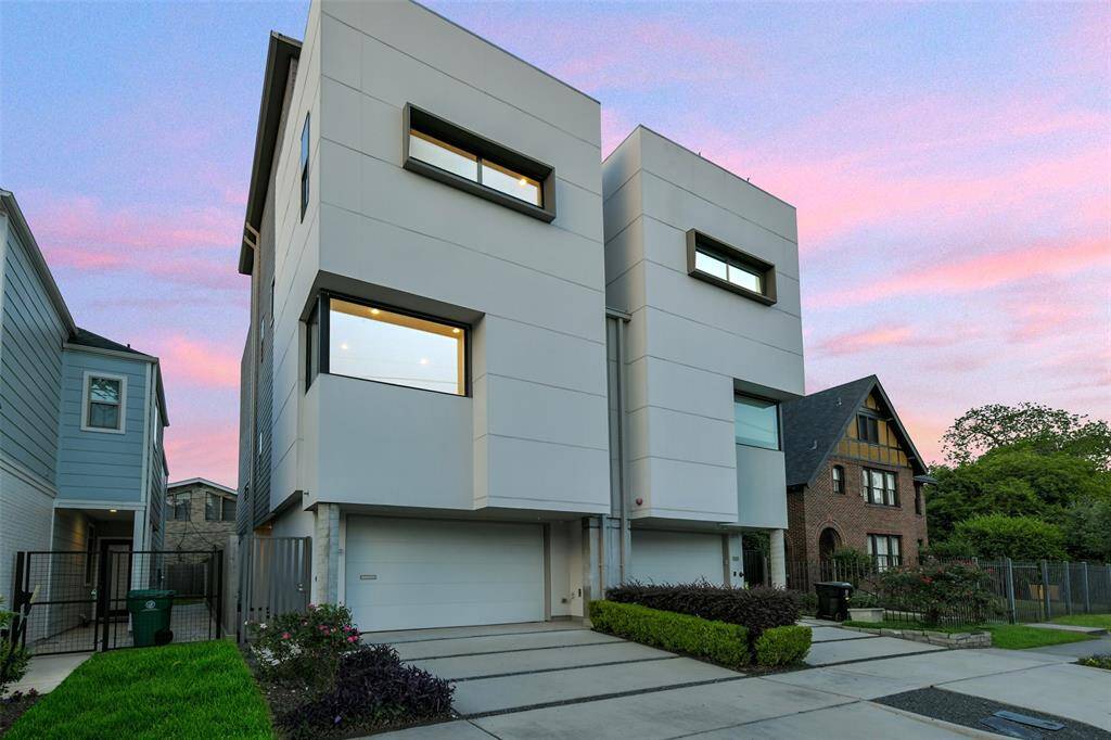 Welcome to 1509 Ruth Street, a classic modern designed home with luxurious features, spacious back yard and roof top terraces w/ exceptional views of the city!  This home has great curb appeal and fresh landscape.  Surrounded by recent construction homes, sidewalks and mature trees.
