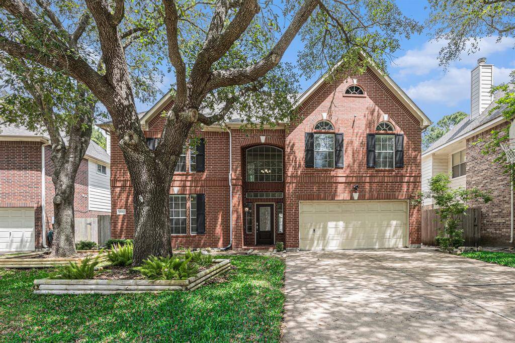 Welcome to this home in a well established neighborhood!
