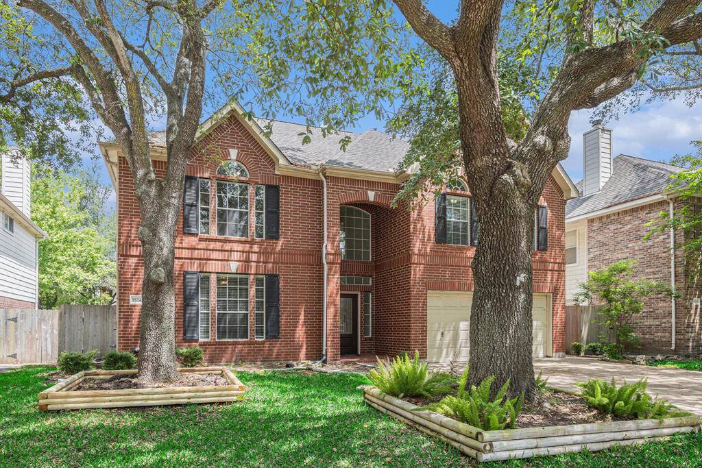 Welcome to this home in a well established neighborhood!