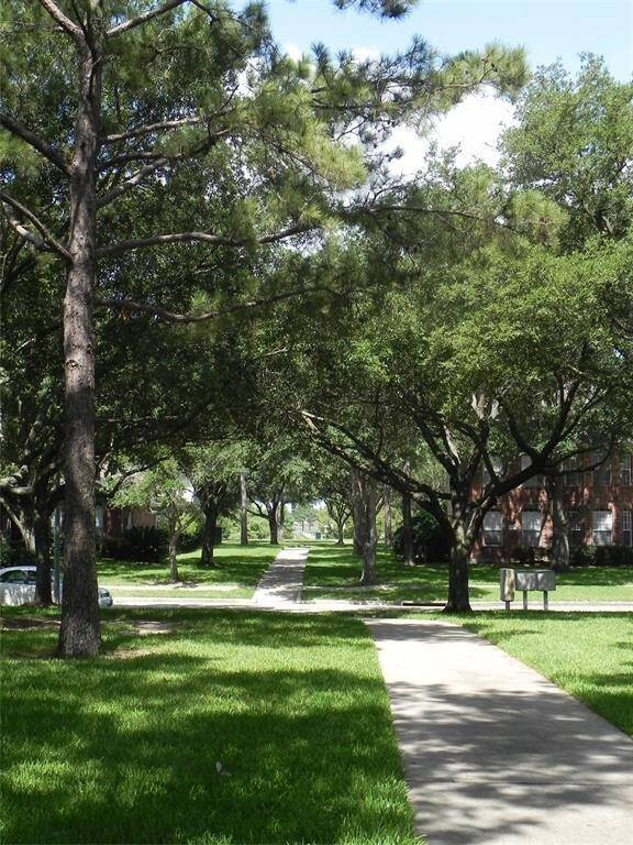 Neighborhood walking trails