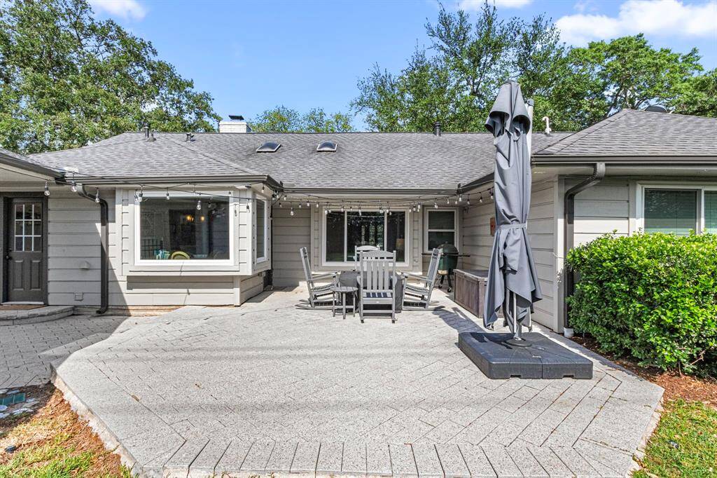 PATIO - Plenty of space to grill and watch the game!