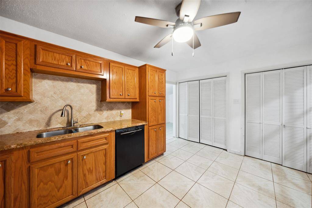 Granite counters! And new faucet