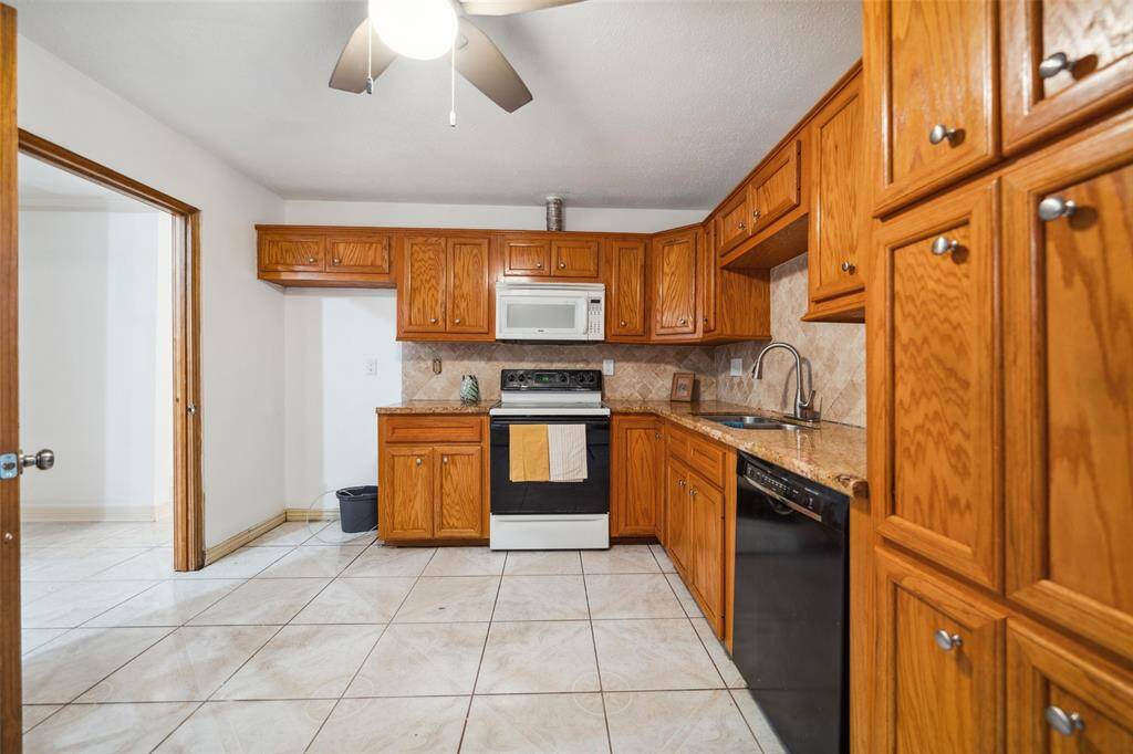Other view of kitchen
