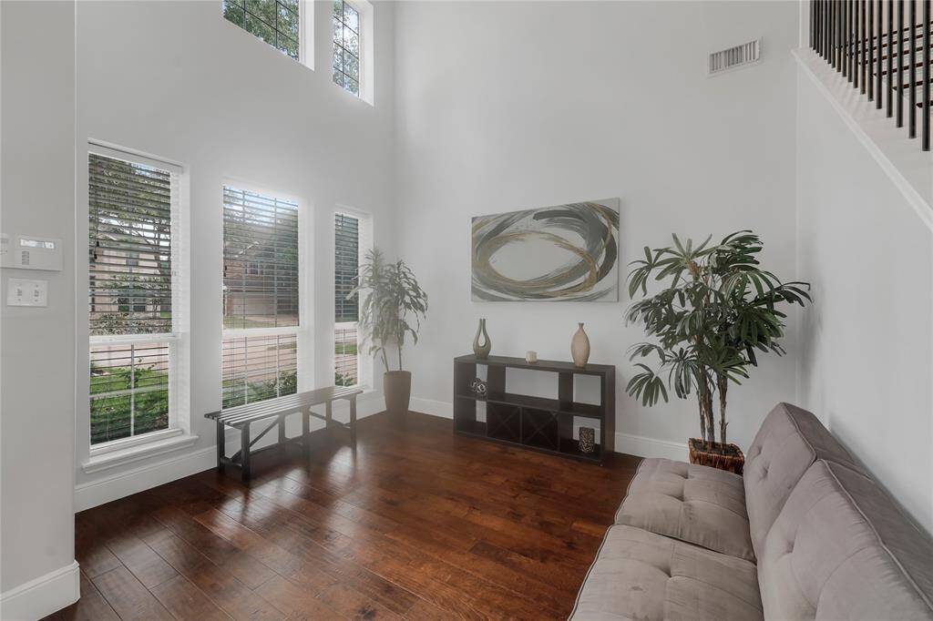 Formal living as you walk in to the left