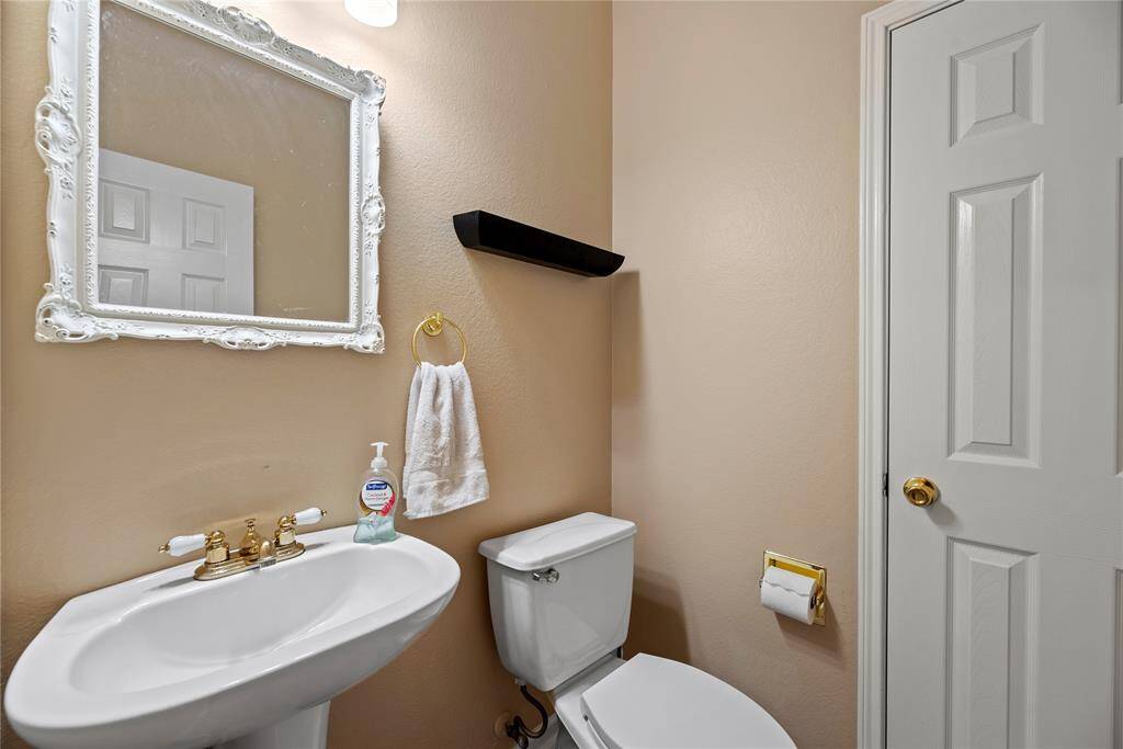 Downstairs powder bath