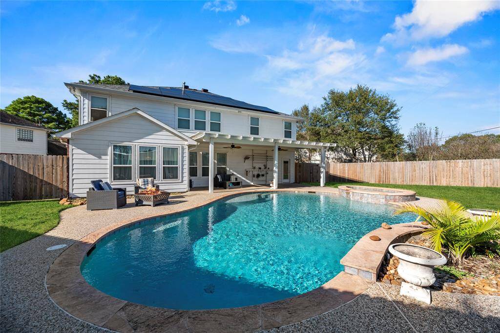 Notice how the light glistens off the new gunnite that was recently added in the pool.