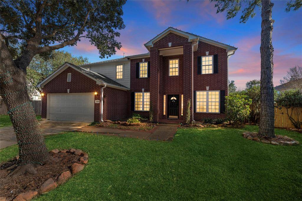 A nice look at the front elevation.