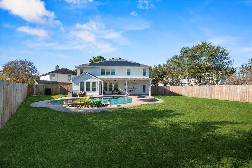 Plenty of yard space here, and even more to be had if you want it!