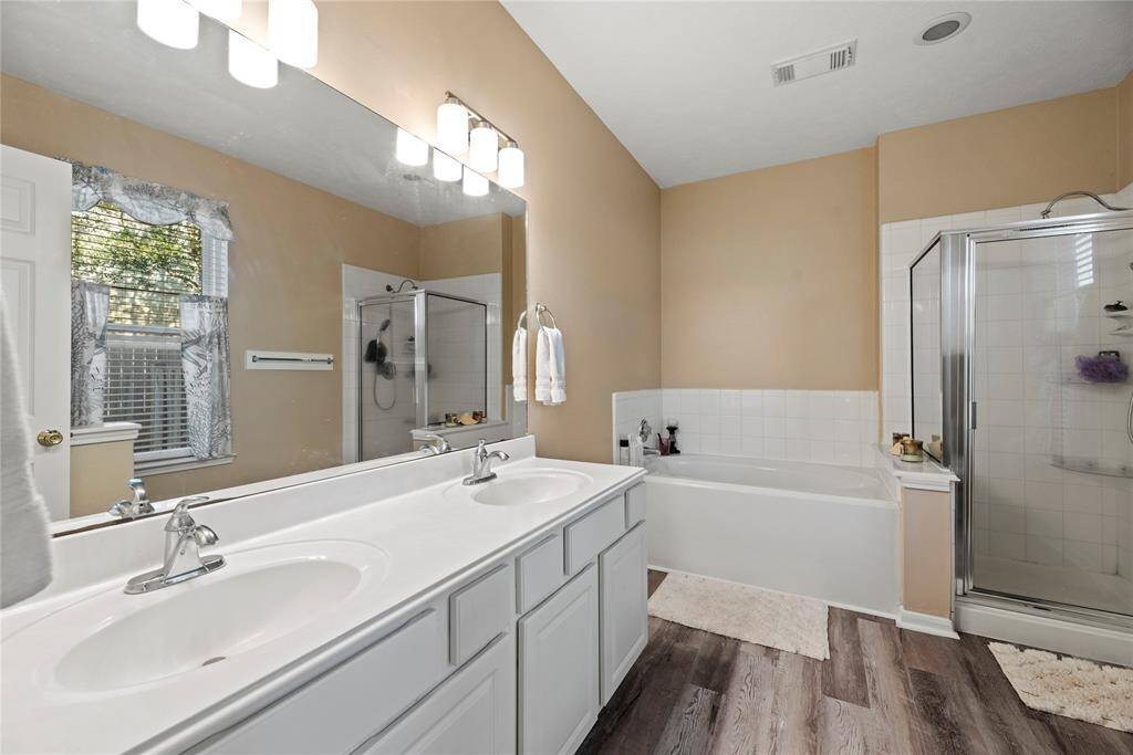 Everything you could ever want in a bathroom!
