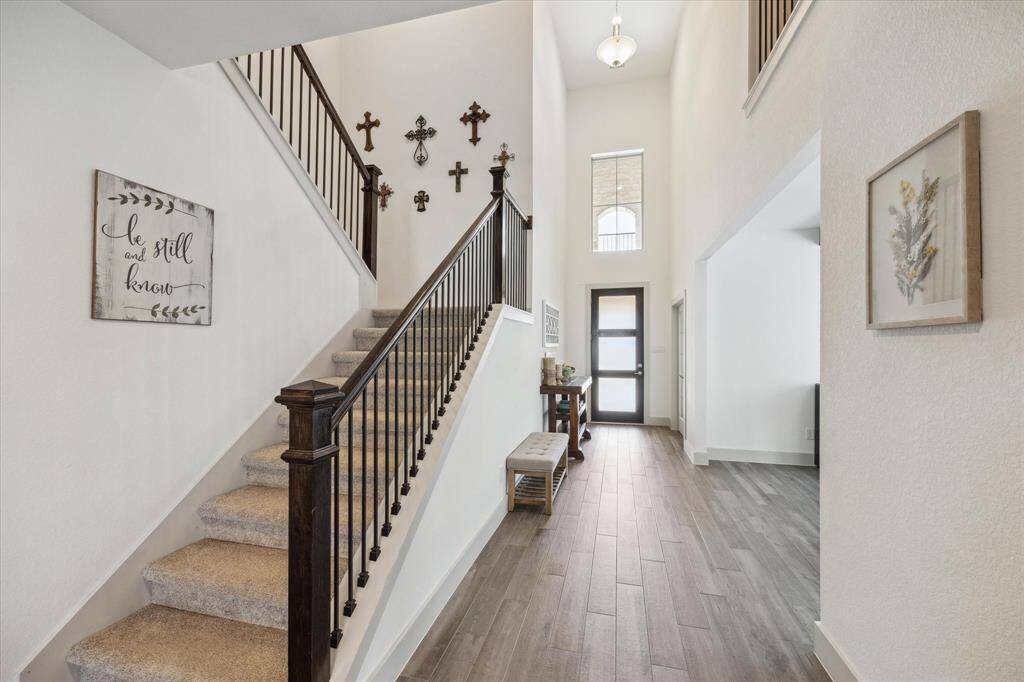 Breakfast Nook area that leads to an amazing Chef's Kitchen.