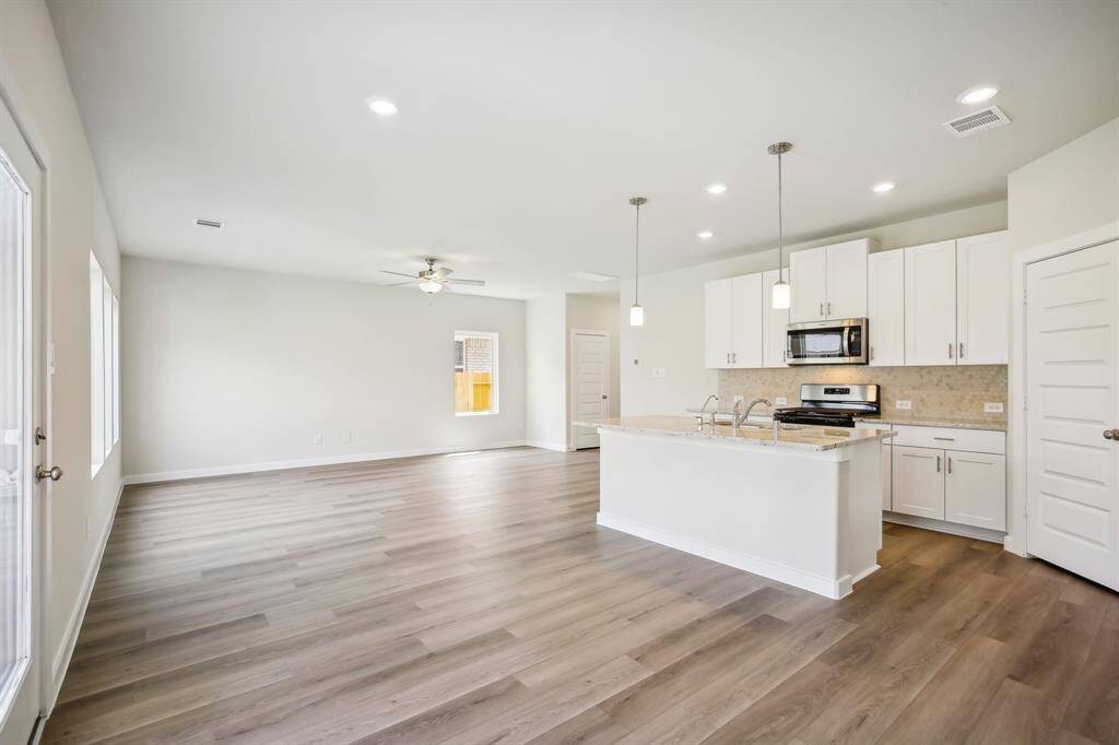 Photo is not of the actual home but is an inspirational photo of builder’s model home and may depict options, furnishings, and/or decorator features that are not included.