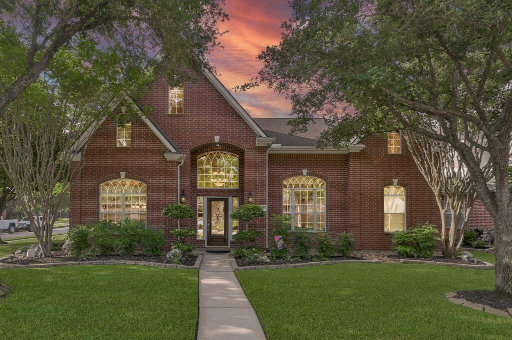 Located in the Copper Lakes community is this 5/3.5 bath home with swimming pool. Beautifully maintained on a corner lot with no through traffic on a CDS street.