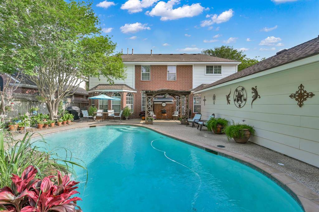 Plenty of deck space and large trees for privacy!