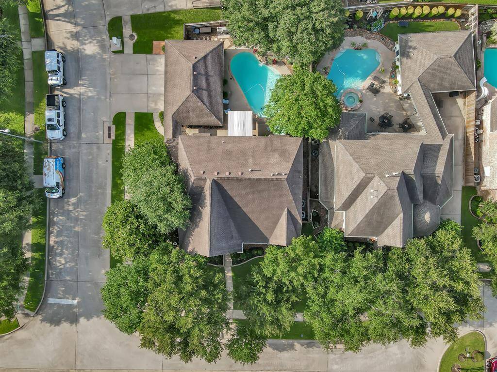 Located on a private cul-de-sac street with sidewalks.