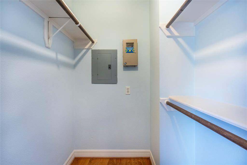 Walk In Closet