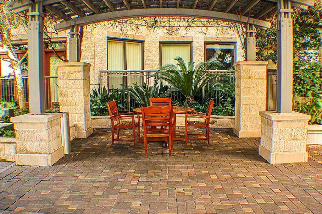 Residential courtyard with uptown view