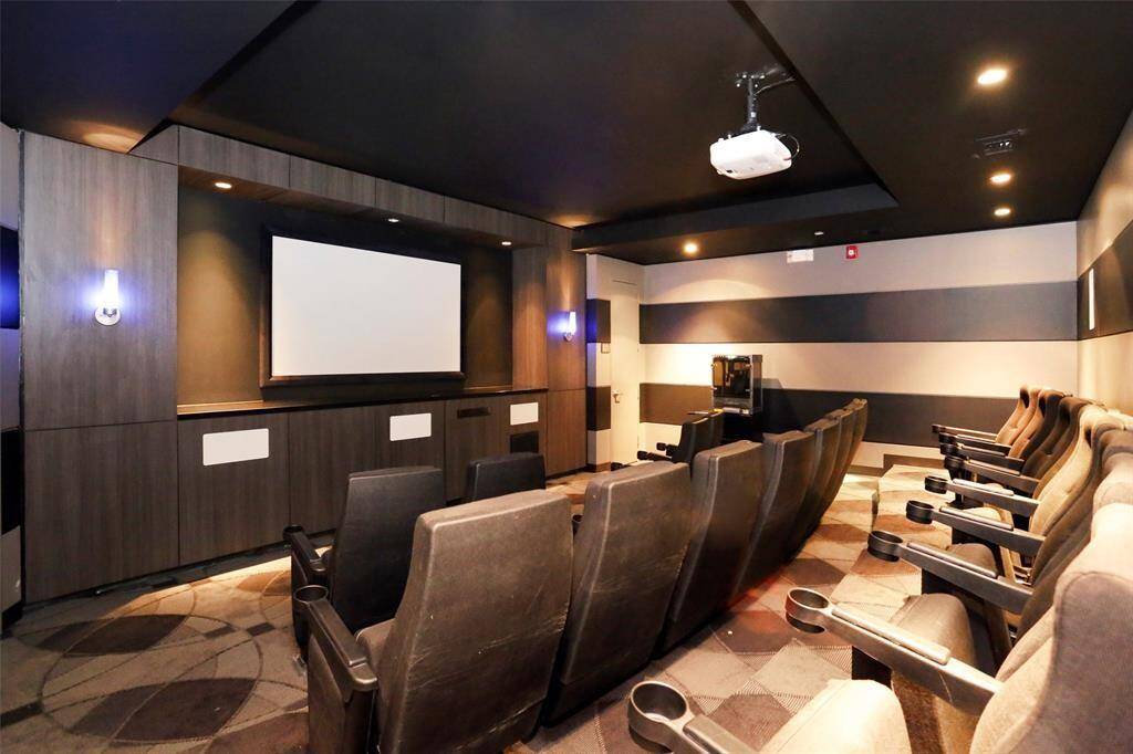 Theater room - in lobby