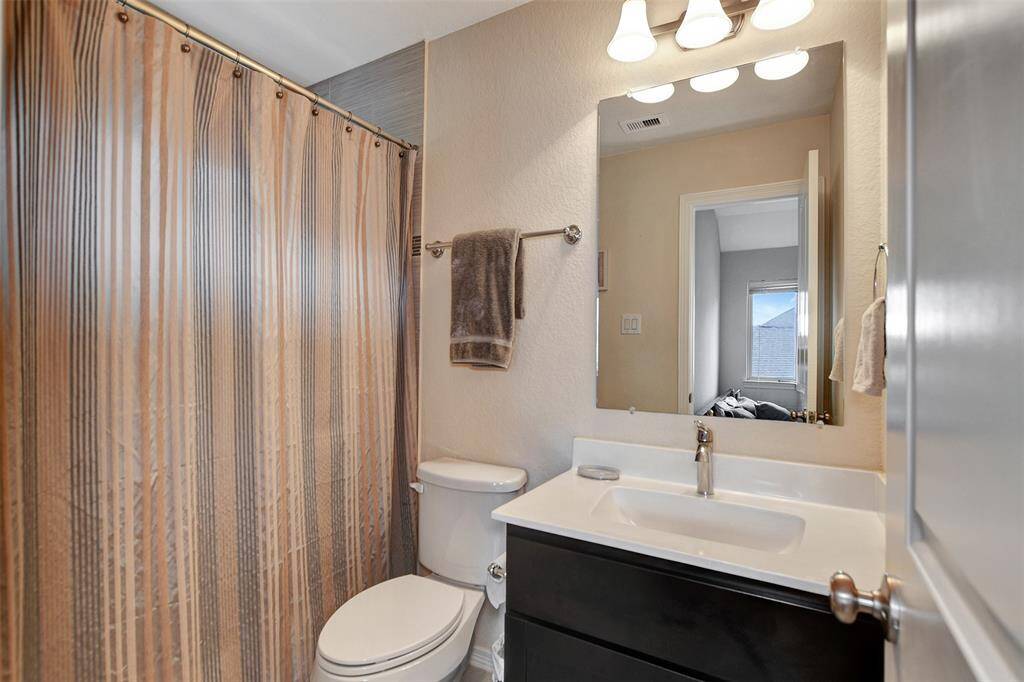 En-suite bathroom