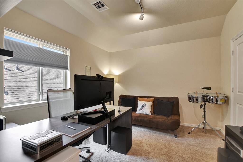 4th Bedroom currently used as a 2nd study.