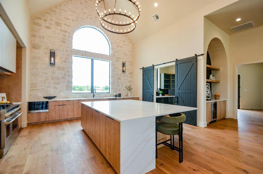 Kitchen.. barn doors to pantry.
