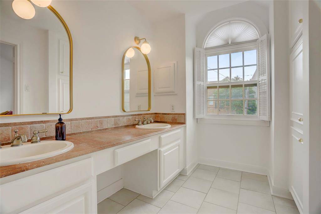 Half Bathroom, located off the entry.