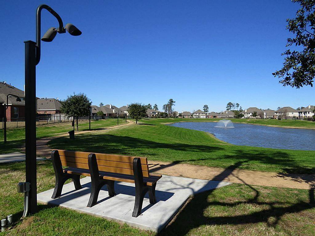 Relax in front of this amazing view of the lake