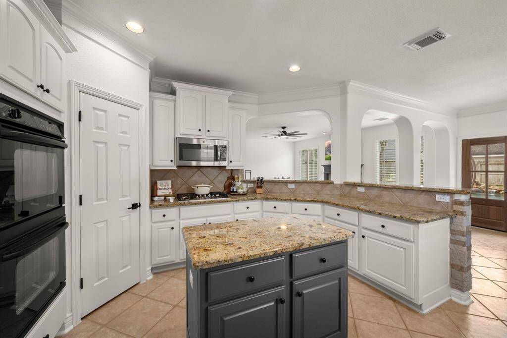 Double ovens make meal prep a breeze!