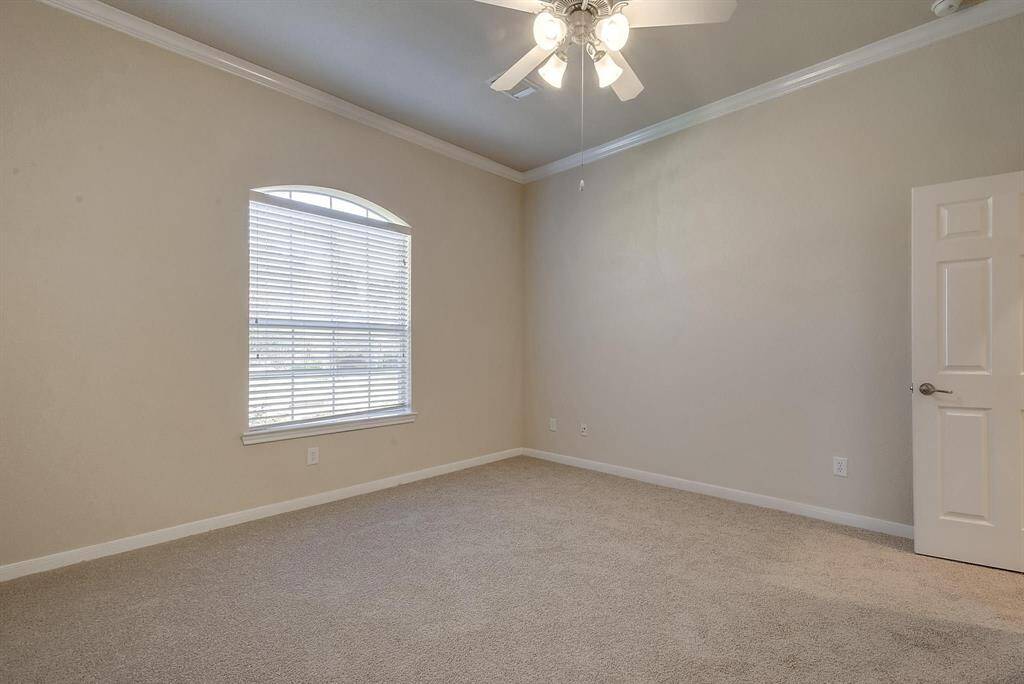 Carpet floors have been replaced with wood floors, and updates are coming soon!