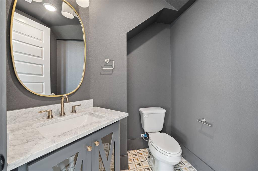 Half-bath Downstairs