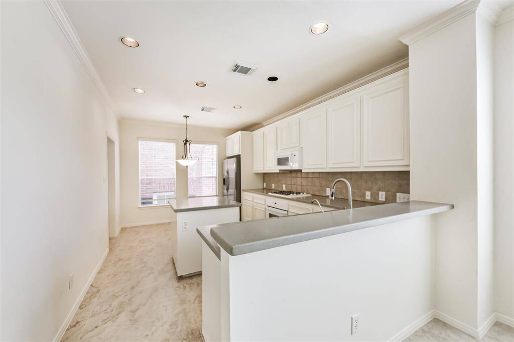 Kitchen with island
