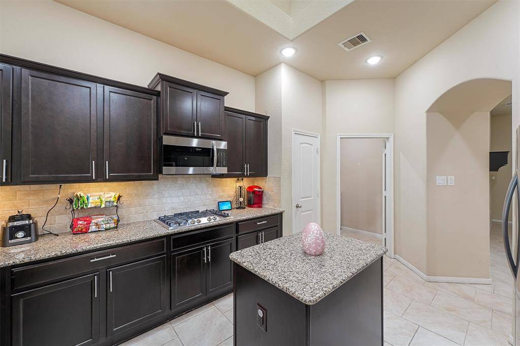 Kitchen with Island