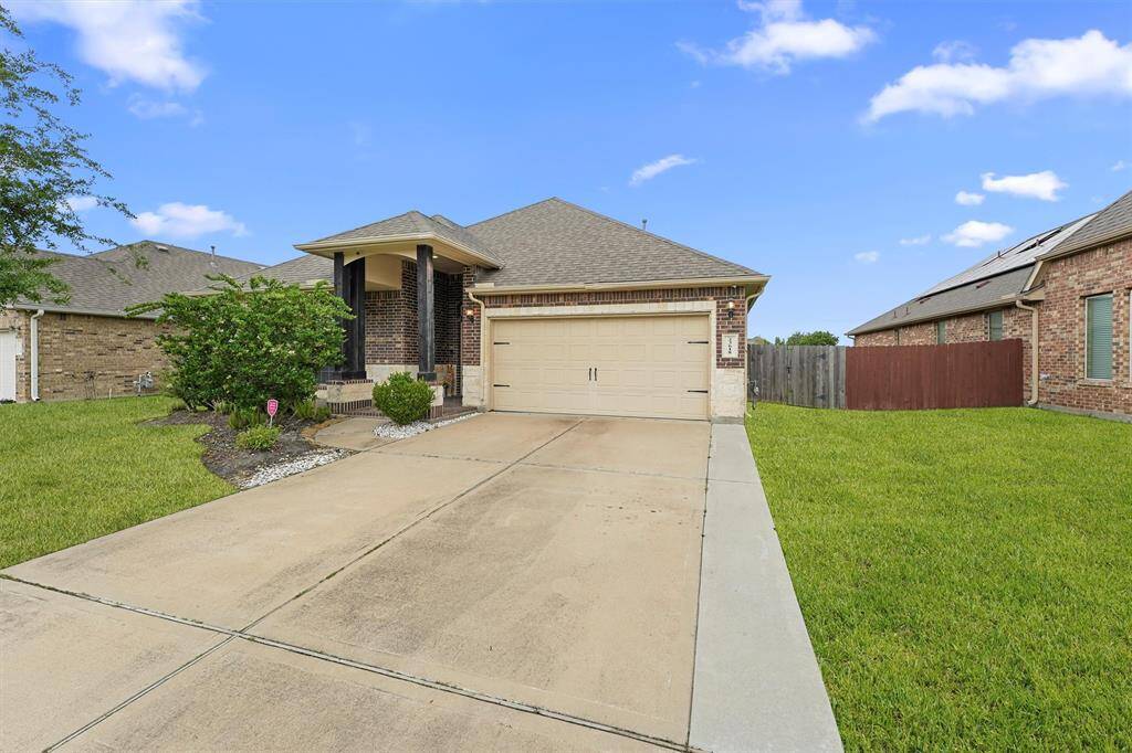 Driveway/Front