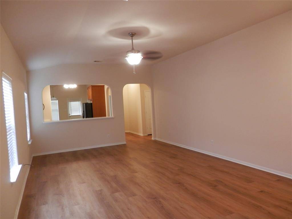 Large den for entertaining