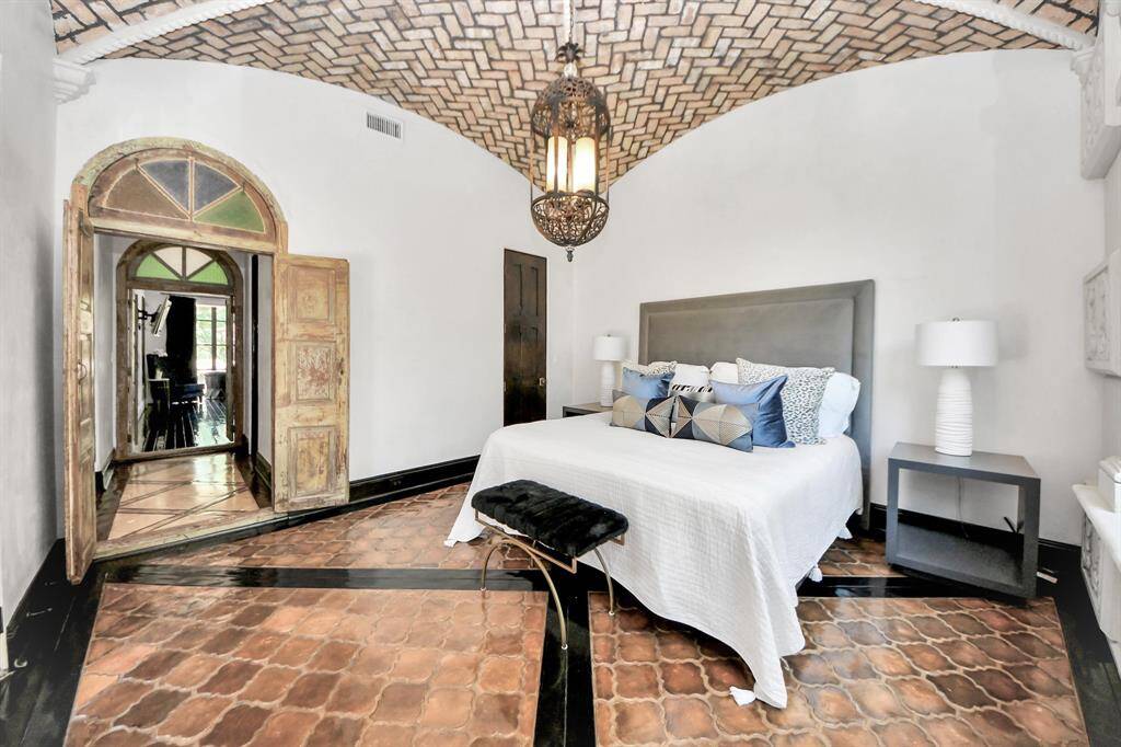 Bedroom #1