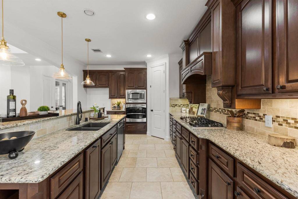 Under cabinet lighting