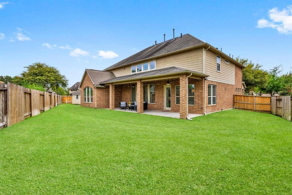 Large yard for all kinds of games