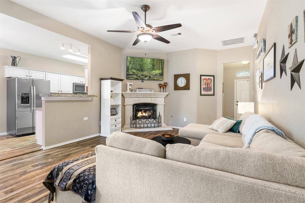 living room looking to kitchen