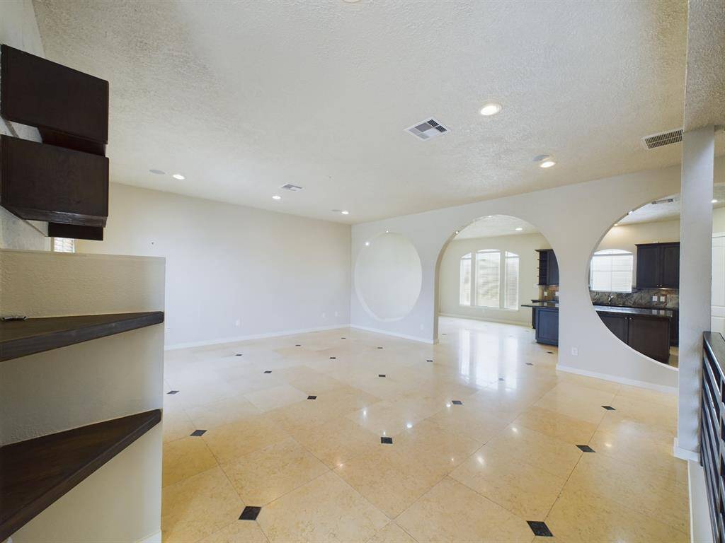 Generous Living Area