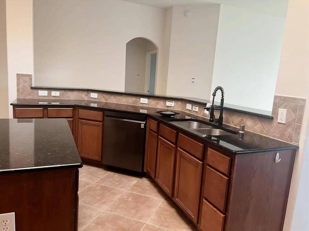 Kitchen 4