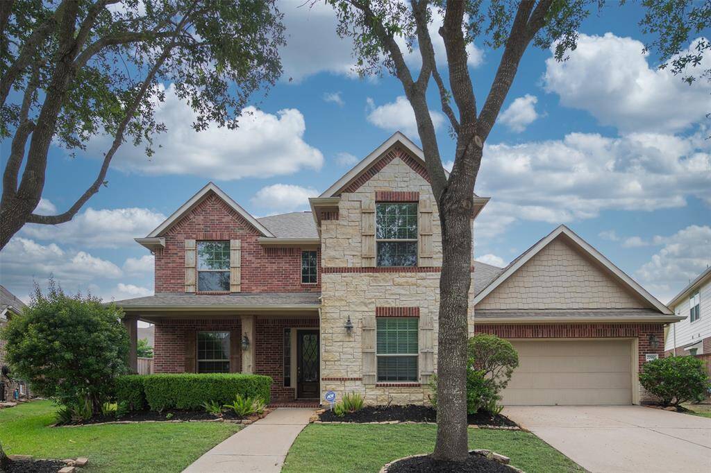 Welcome to 27910 Wedgeoak Ct!
