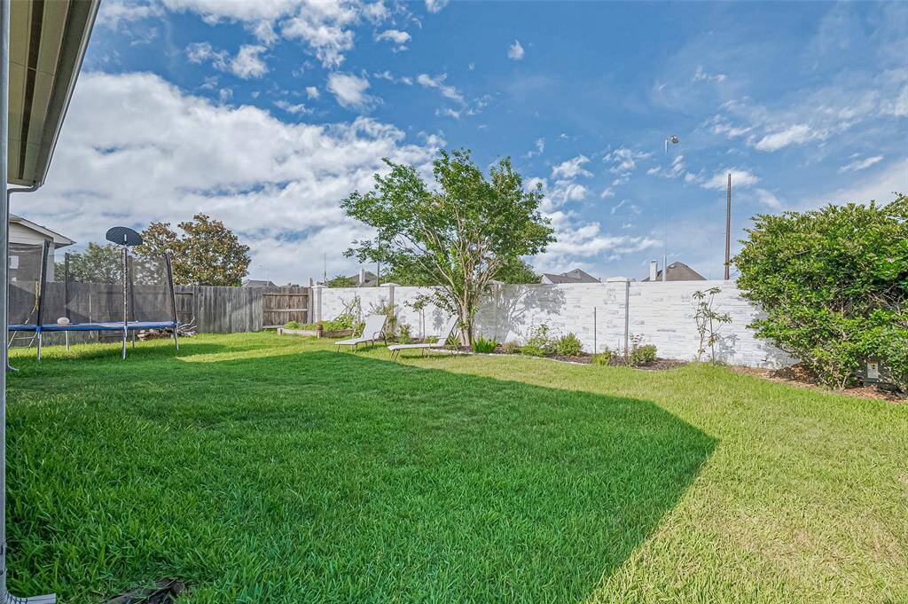 Beyond the fence line lies more than just a quiet neighborhood—this home is nestled in a developed part of Katy, moments from major thoroughfares and the future Texas Heritage Marketplace.
