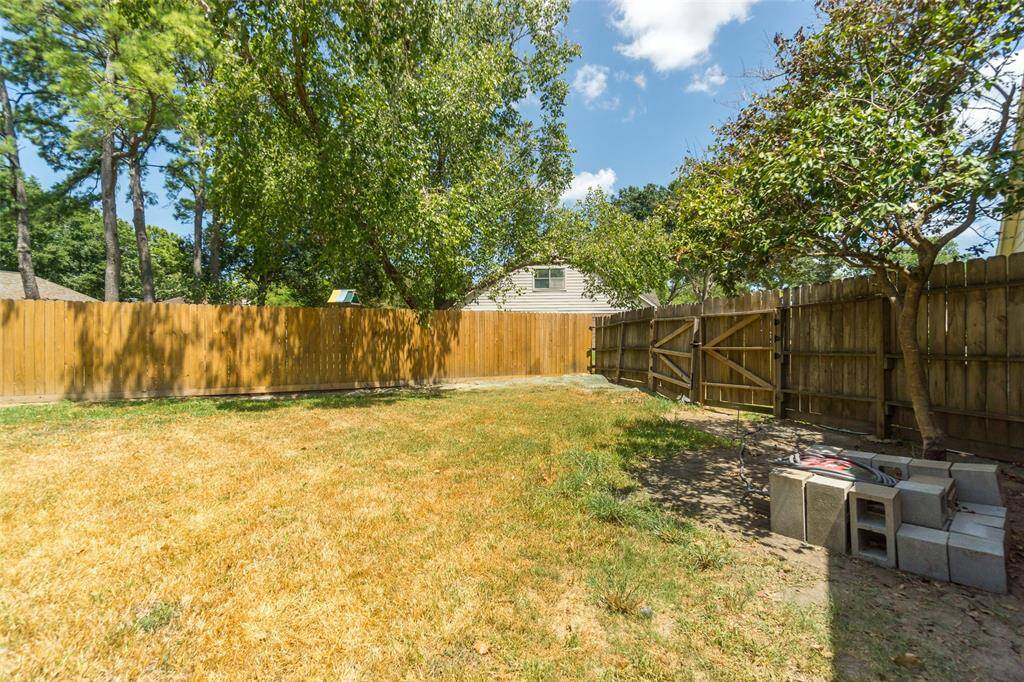 Located in Meadow Bend!