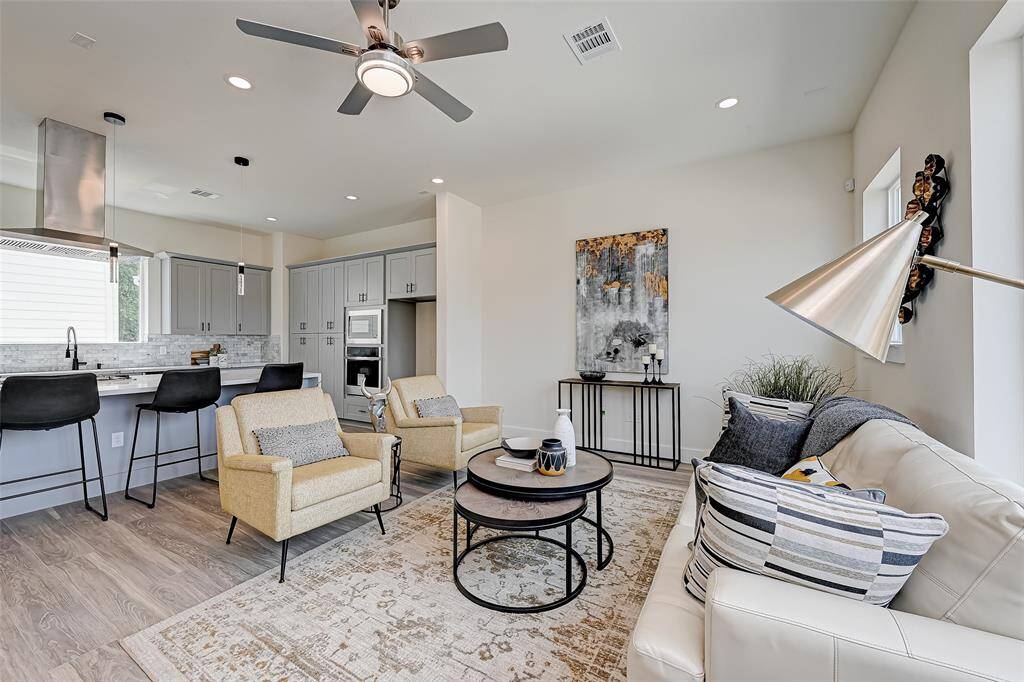 Great living space for entertainment. (Previously staged.)