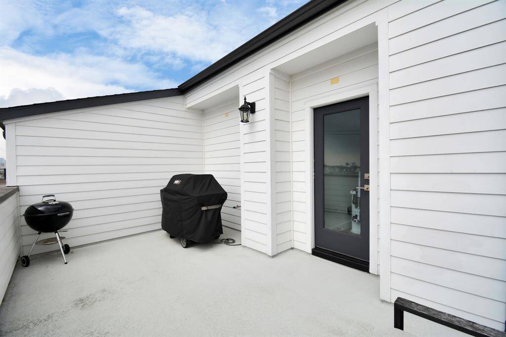 Plenty of entertaining space on the Rooftop Deck