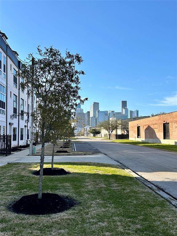 Enjoy breathtaking views of the downtown skyline!