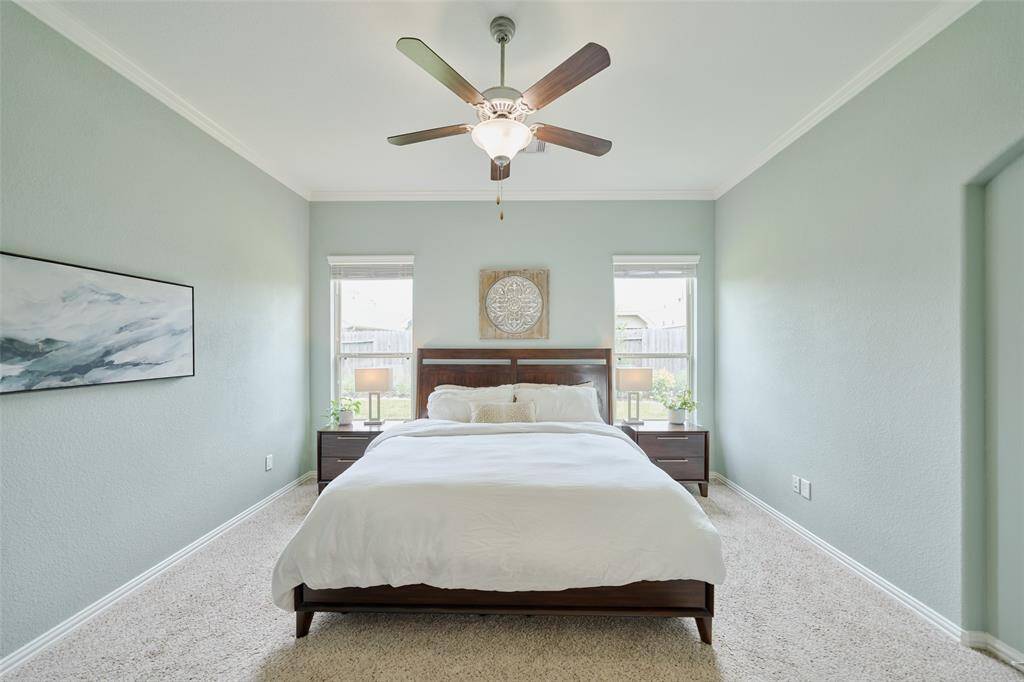 Pictures don't capture the actual size of this room.