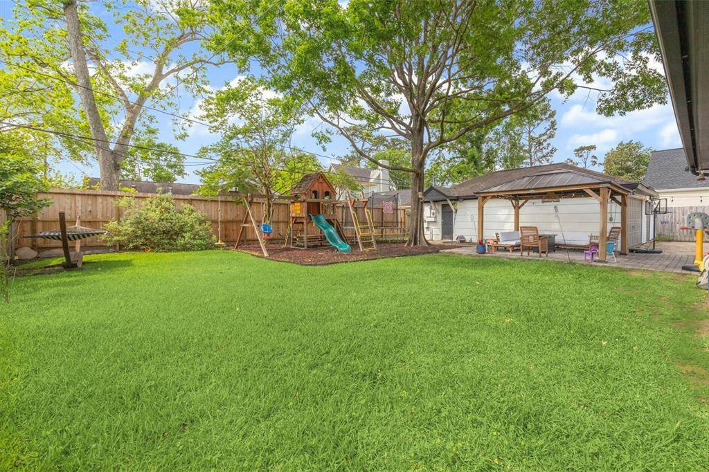 Large backyard with shade and plenty to do.