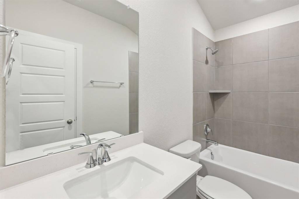 Photo is not of the actual home but is an inspirational photo of builder’s model home and may depict options, furnishings, and/or decorator features that are not included.
